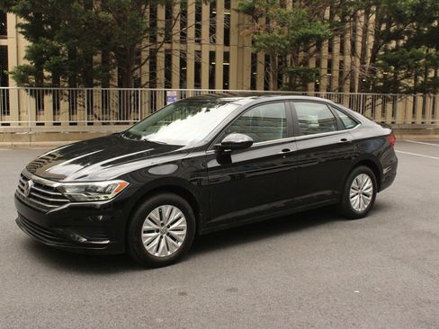 Used 2019 Volkswagen Jetta SE FWD image 12
