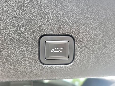 Used 2022 Cadillac XT6 Premium Luxury image 20