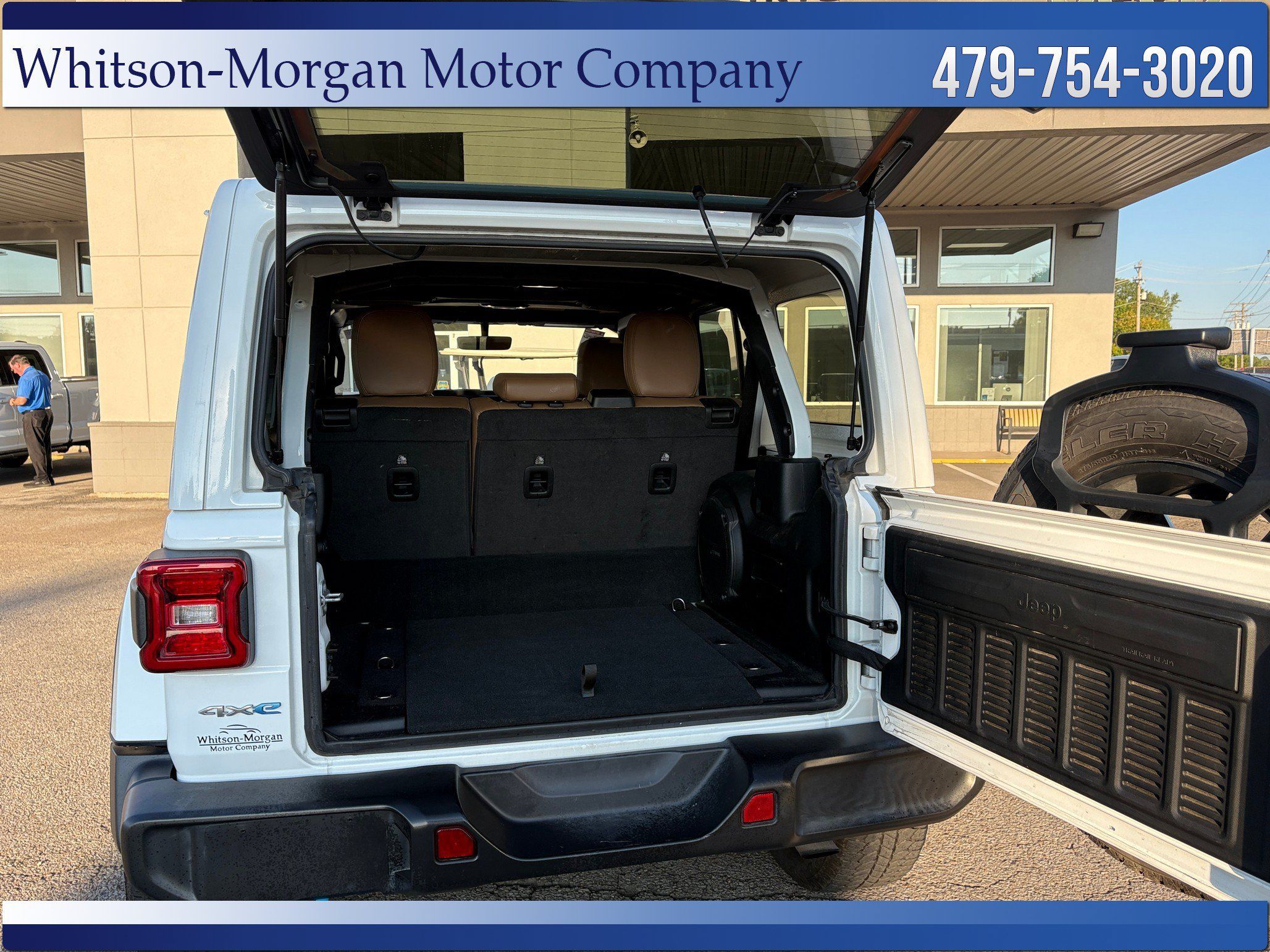 Used 2023 Jeep Wrangler Unlimited Sahara w/ Cold Weather Group AWD/4WD image 33
