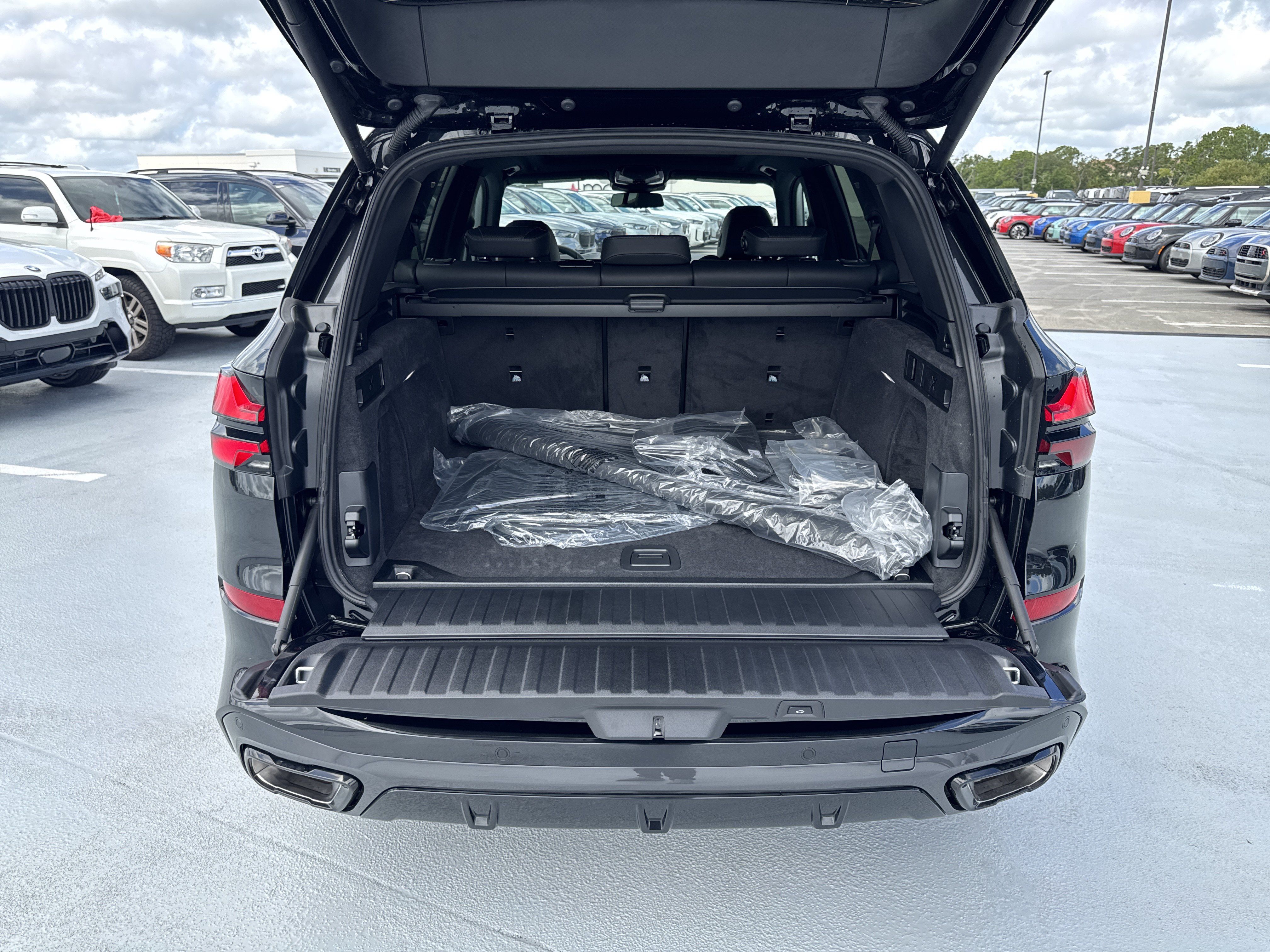 New 2026 BMW X5 xDrive40i w/ M Sport Package AWD/4WD image 12