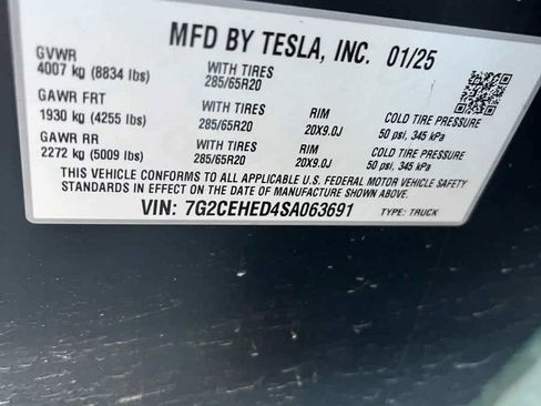 Used 2025 Tesla Cybertruck AWD Crew Cab image 8