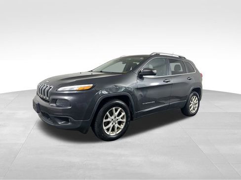 Used 2015 Jeep Cherokee Latitude w/ Cold Weather Group image 2