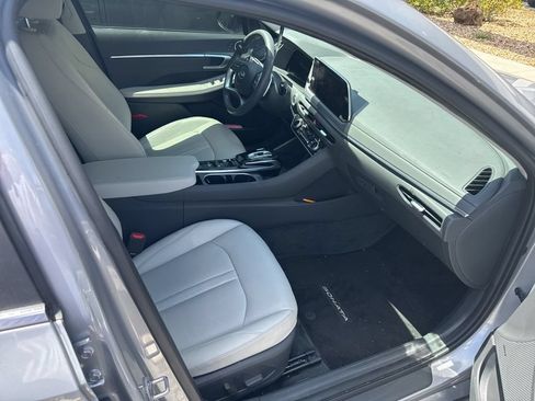 Used 2023 Hyundai Sonata Limited FWD image 4