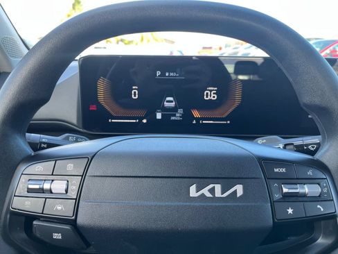 Used 2025 Kia K4 FWD image 22