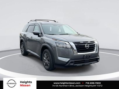 Used 2022 Nissan Pathfinder SV w/ SV Premium Package