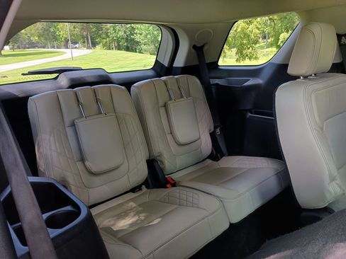 Used 2016 Ford Explorer Platinum AWD/4WD image 13