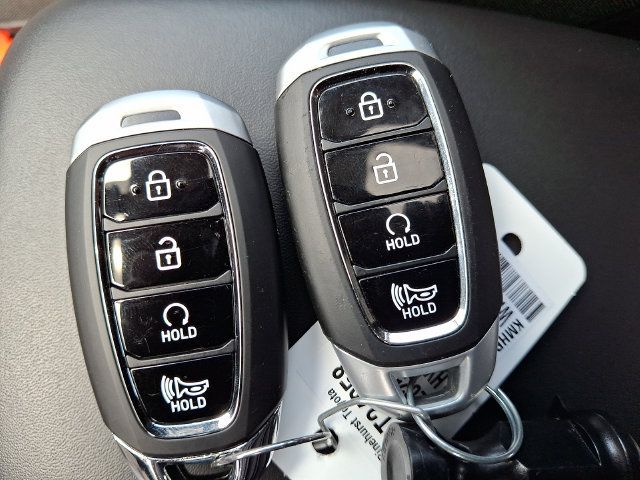Certified 2025 Hyundai Venue SEL FWD image 34