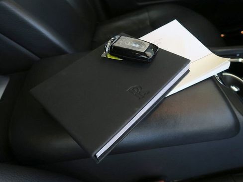 Used 2013 Rolls-Royce Ghost RWD image 32