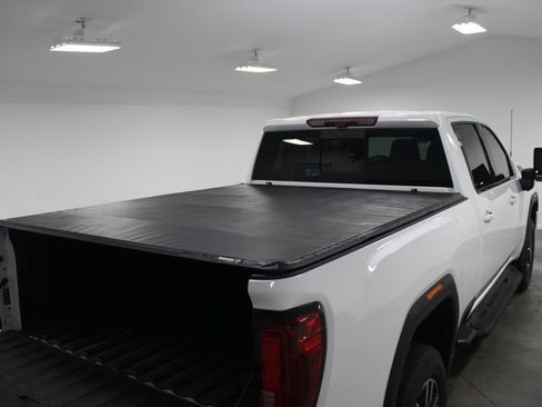 Used 2022 GMC Sierra 2500 AT4 w/ AT4 Preferred Package image 16