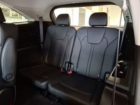 Used 2021 Kia Sorento S image 9