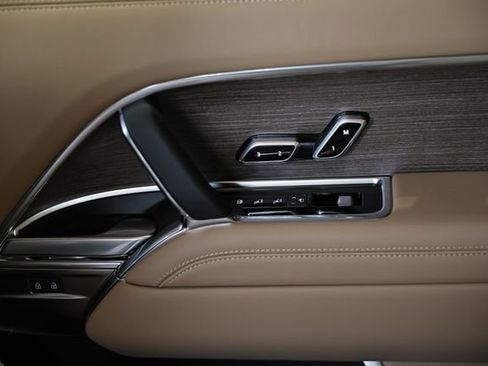 New 2026 Land Rover Range Rover Long Wheelbase SE AWD/4WD image 38