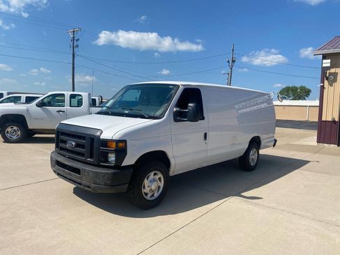 Used 2011 Ford E-350 and Econoline 350 Extended Super Duty image 13