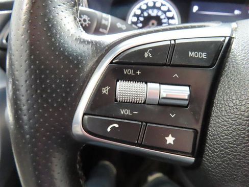 Used 2022 Genesis G70 2.0T w/ Prestige Package AWD/4WD image 13