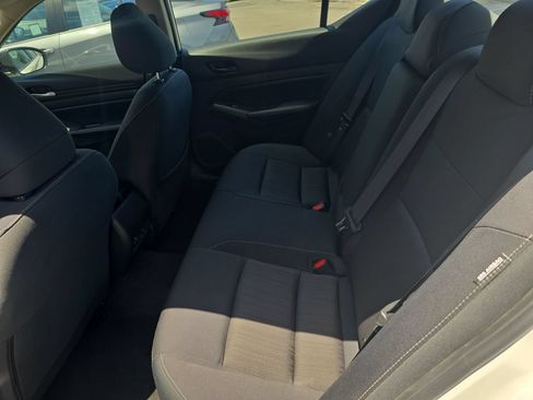 Used 2025 Nissan Altima 2.5 SV FWD image 22