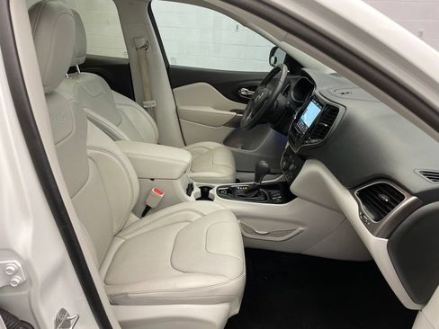 Certified 2021 Jeep Cherokee Limited w/ Elite Package FWD image 25