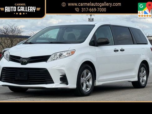 Used 2020 Toyota Sienna L image 1