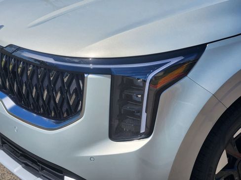 New 2026 Kia Carnival EX image 7