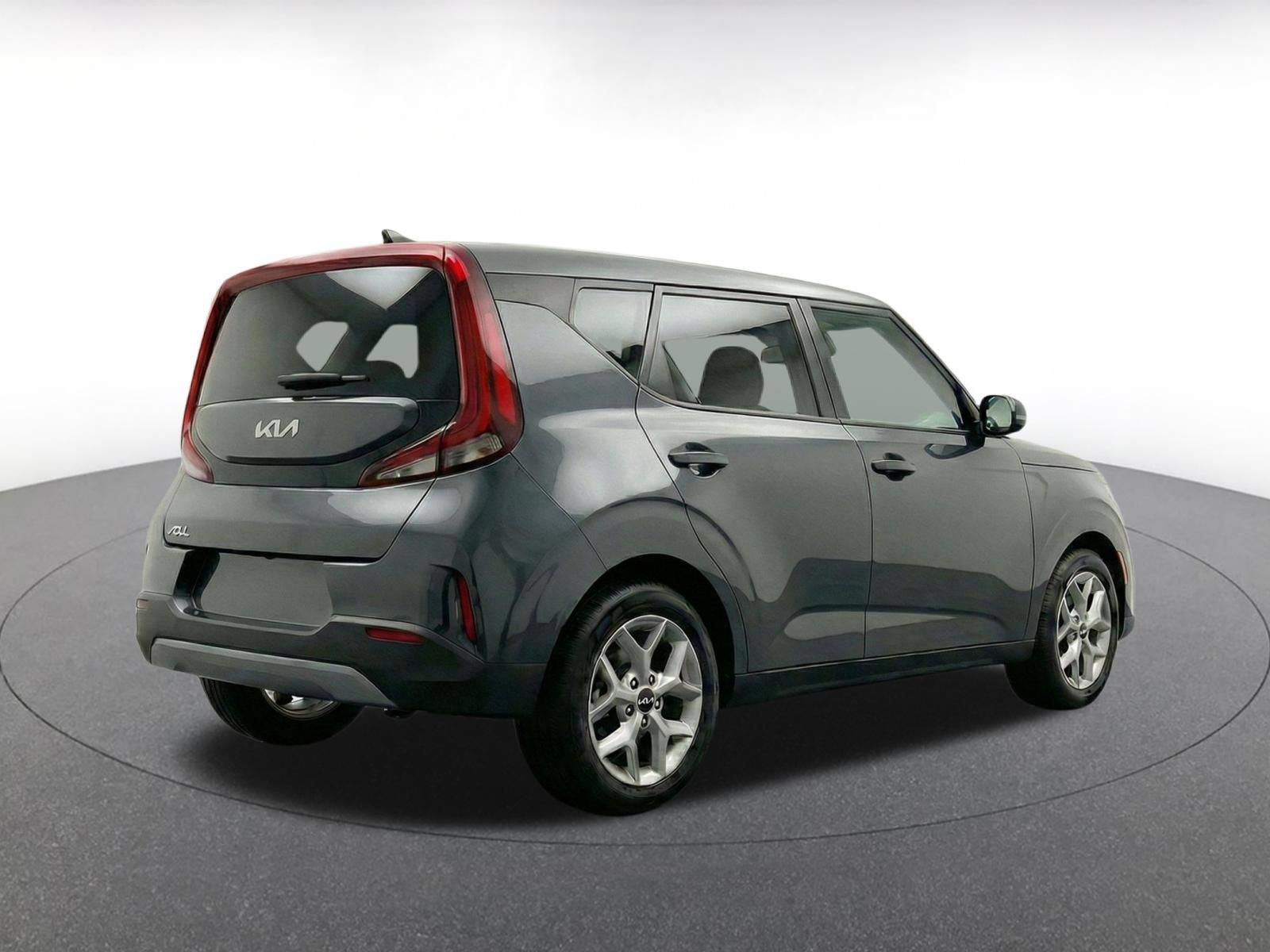 Used 2025 Kia Soul LX w/ LX Technology Package FWD image 8