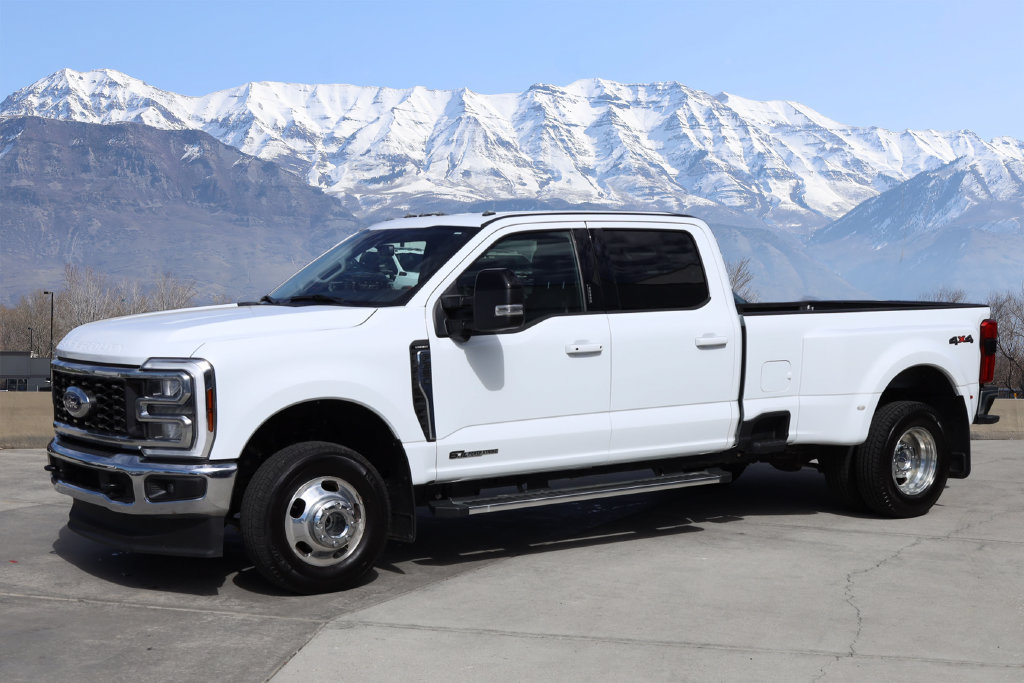 Used 2024 Ford F350 Lariat AWD/4WD image 2