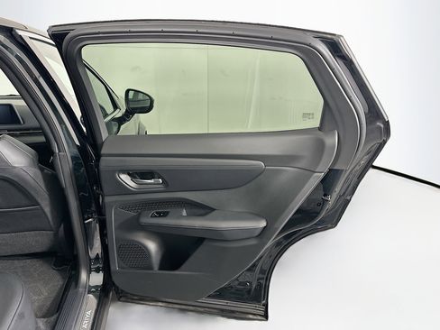 Used 2025 Nissan Ariya FWD image 30