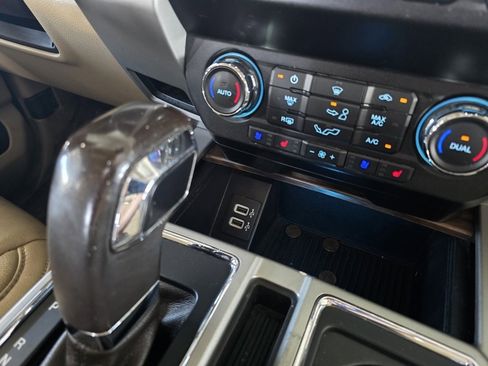 Used 2020 Ford F150 Lariat image 33