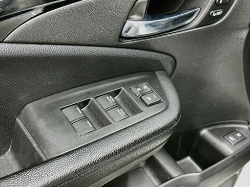 Used 2019 Honda Pilot Touring image 15