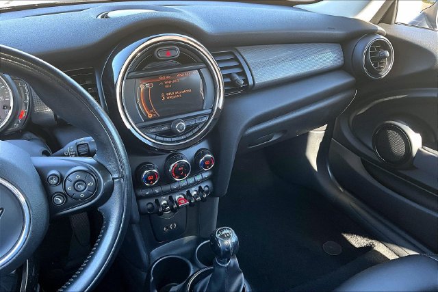 Used 2018 MINI Cooper 2-Door Hardtop FWD image 12