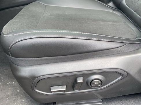 New 2025 Jeep Grand Cherokee L Altitude image 16