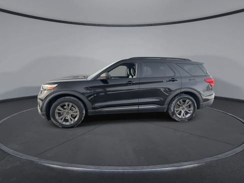 Used 2021 Ford Explorer XLT w/ Equipment Group 202A image 5