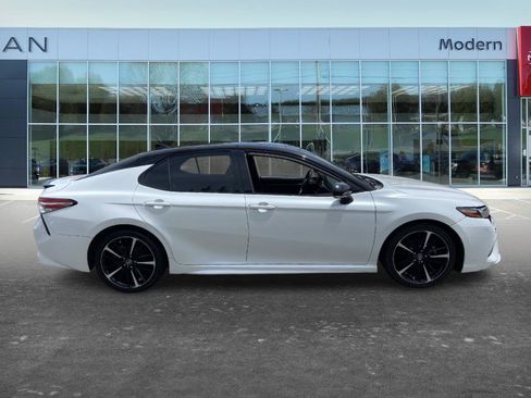 Used 2020 Toyota Camry XSE FWD image 4