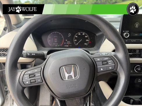 Used 2023 Honda HR-V LX image 9