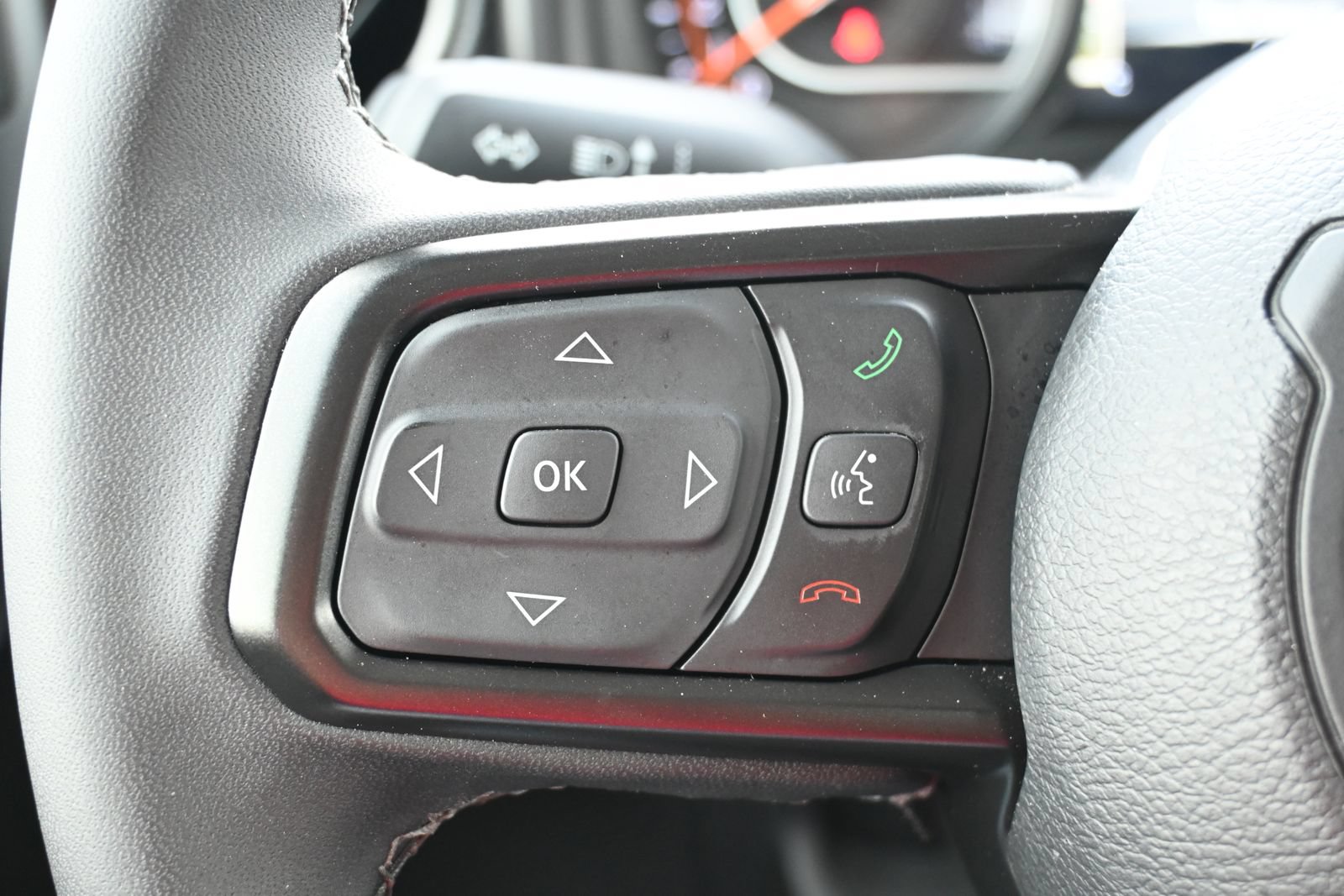 Used 2026 Jeep Gladiator Mojave AWD/4WD image 9