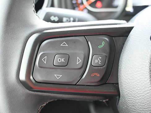 Used 2026 Jeep Gladiator Mojave AWD/4WD image 9