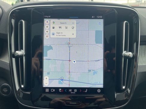 Certified 2024 Volvo XC40 B5 Core image 27