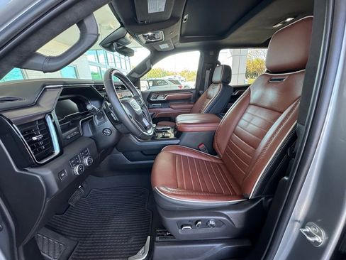Used 2025 GMC Sierra 1500 Denali Ultimate image 13