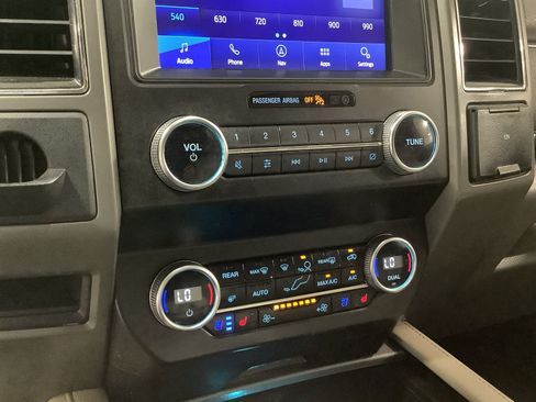 Used 2020 Ford Expedition XLT w/ Equipment Group 202A RWD image 18