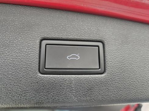 Used 2022 Volkswagen Tiguan SE w/ Panoramic Sunroof Package FWD image 24