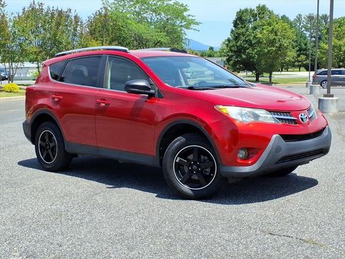 Used 2014 Toyota RAV4 LE FWD image 2