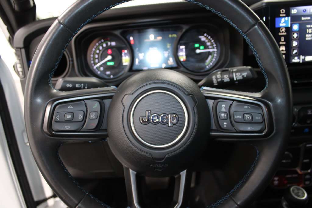 Used 2024 Jeep Wrangler Unlimited Rubicon 4xe AWD/4WD image 31