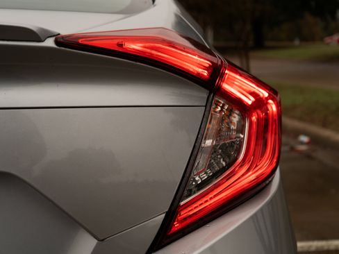 Used 2019 Honda Civic EX image 13