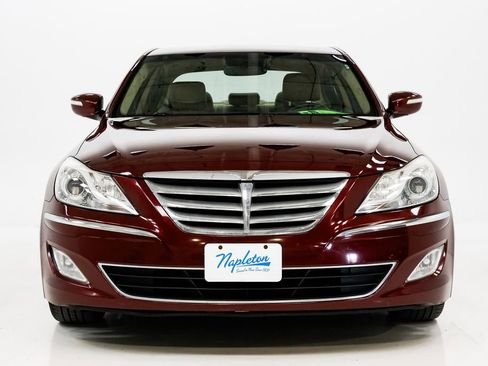Used 2012 Hyundai Genesis 3.8 image 3