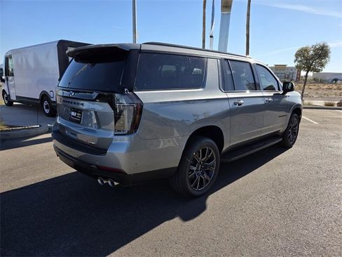 New 2026 Chevrolet Suburban RST image 4