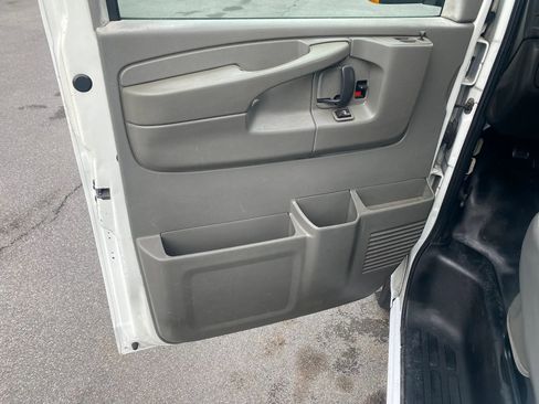 Used 2010 Chevrolet Express 3500 LT w/ LT Preferred Equipment Group RWD image 8