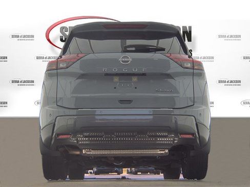 Used 2025 Nissan Rogue SL AWD/4WD image 8
