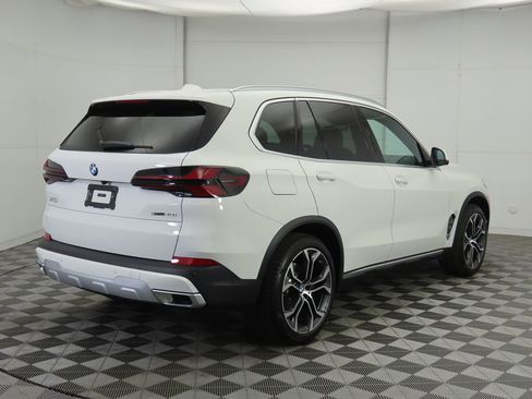 New 2026 BMW X5 sDrive40i w/ Premium Package image 5