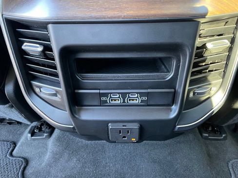 Used 2022 RAM 1500 Laramie AWD/4WD image 53