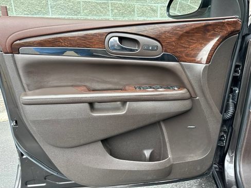 Used 2014 Buick Enclave Leather w/ Trailering Provision Package FWD image 11