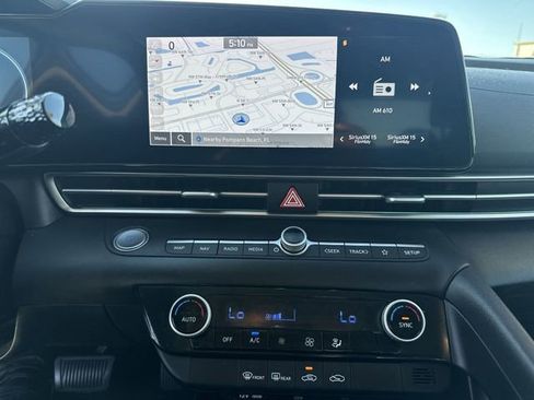 Used 2024 Hyundai Elantra SEL image 25