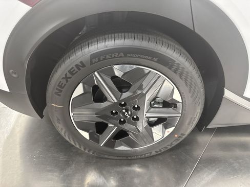 New 2025 Kia EV6 Light image 13