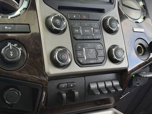 Used 2013 Ford F250 Platinum image 20